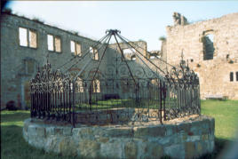 Innenhof mit Brunnen