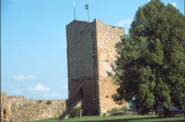 Innenhof mit Wehrturm