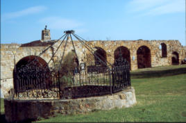 Innenhof mit Brunnen